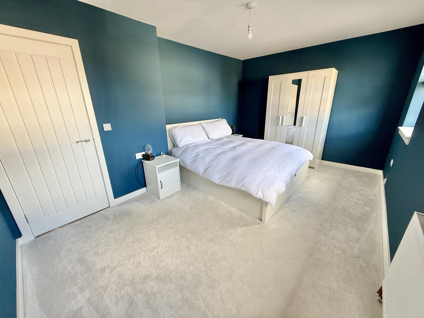 Queen's Place, Kilwinning